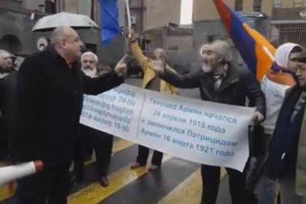 ერევანში რუსეთის საელჩიოსთან სომეხ ნაციონალისტებსა და კომუნისტებსა შორის დაპირისპირება მოხდა