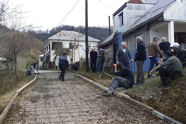 საკრებულოს წევრებმა ინფრასტრუქტურული ობიექტები დაათვალიერეს