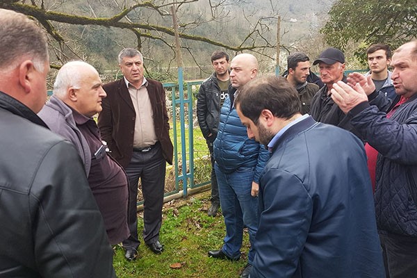 მერი სოფელ აჭარისწყლის მოსახლეობას შეხვდა