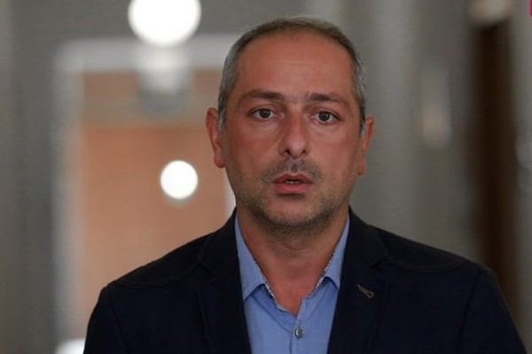 „გირჩი დაკავებულია უზნეობით“