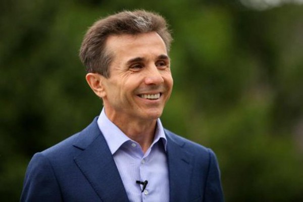 “ბატონი ბიძინი, საუკეთესო მეშვიდე წელს ორ “პლეტკა” შოკოლადზე მაღაზიას რომ აყაჩაღებენ მოსულა?! “
