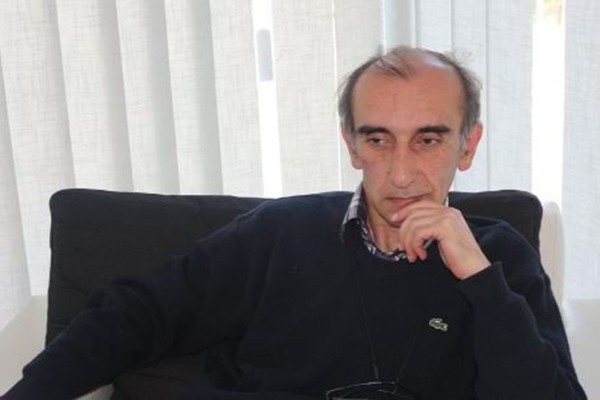 უმჯობესია, ხაზარაძემ საქმეს მოკიდოს ხელი და რაც გასაკეთებელია დროზე გააკეთოს
