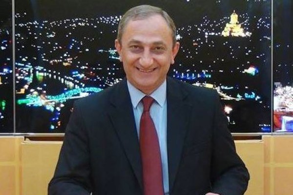 ,, წაიკითხეთ სტატუსი და მორჩით სპეკულირებას ! ”