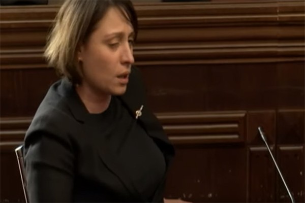 ნუ იმუქრები თუ ქალი ხარ – სოფო კილაძე ელენე ხოშტარიას მიმართავს (ვიდეო)