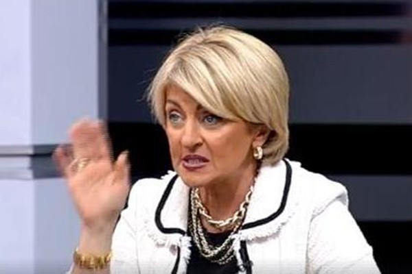მე ვიმღერებ „ჯერ ქალებს გვესროლეთ“ და მერე იმღერონ მამაკაცებმა „ტიტები“,