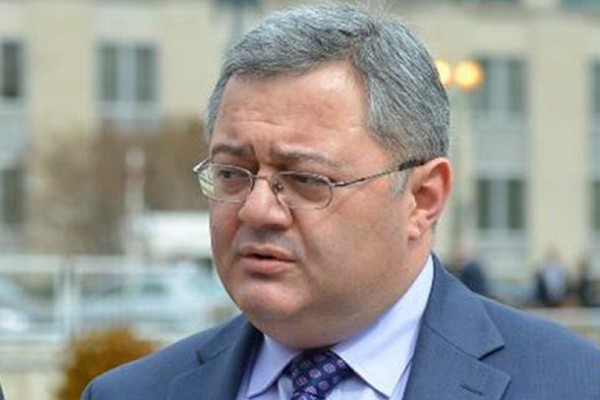 ბიძინა სასოწარკვეთილების ზღვართან არის ახლოს და ამიტომ ხდება სახიფათო