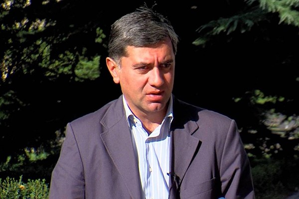 რამე ვალდებულება მაქვს, რომ 