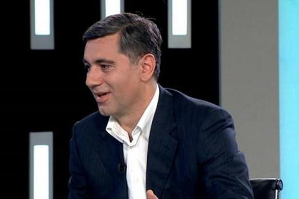 „გაიხსნება კარები? კარგია, არადა ძალით გავაღებთ“