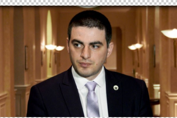 ჰესების მშენებლობის პირველ მოწინააღმდეგეებად სწორედ ის ადამიანები და პოლიტიკური ძალები მოგვევლინენ, რომლებიც სულ რამდენიმე წლის წინ ჰესების მშენებლობის პირველი მომხრეები იყვნენ