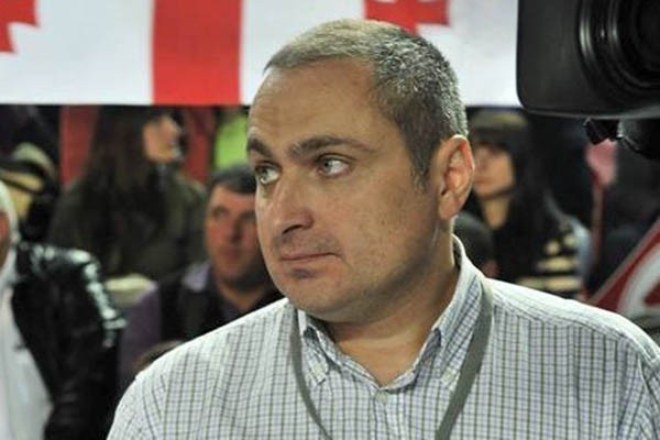 „ეს სიტყვა ვინ დაგიწერათ? და სად? თბილისშია დაწერილი?… ეჭვი მეპარება, მარია ზახაროვასა და დიმიტრი პესკოვის განცხადებებს უფრო ჰგავს“