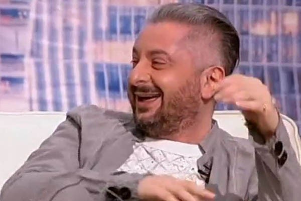 “იხვეწება, გამთოკეთ, ზოლიანი ხალათი ჩამაცვით და ფსიქიატრიულში წამიყვანეთო…”
