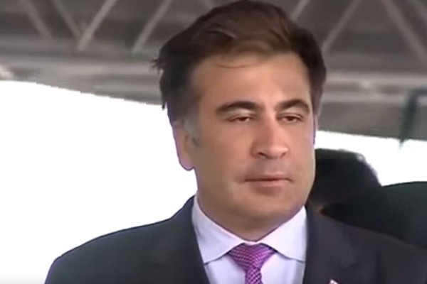 “მიშას გადატრიალებული თვალების “გაპრავებას” ამ ამბით რომ ცდილობს ისედაც ფსკერია, მაგრამ მე მოაზროვნე ხალხის ამბავი მაკვირვებს”
