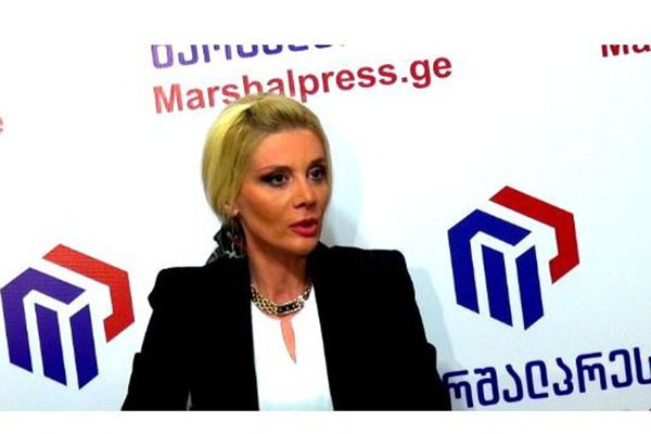 “ძალიან ბევრი ვიცი და რა გავაკეთო?”
