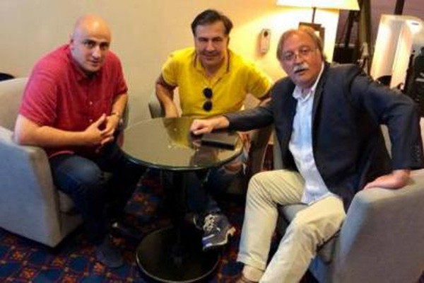 რა «გაუჩალიჩეს» ნიკა მელიას, რის გამოც, შესაძლოა, პარტია დატოვოს?