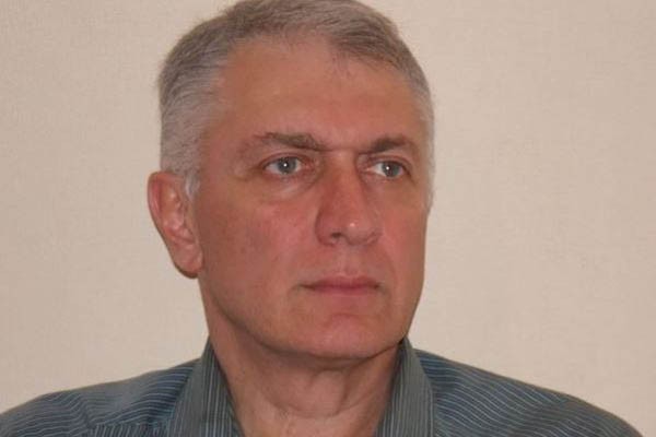 ერთიც ვუთხარი „ხუილოა შენი მიშა“, და სწრაფად შინისაკენ გავეშურე