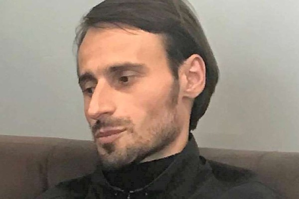 რას ითხოვს იაგო ნებიერიძე გიორგი გახარიასგან ბავშვის ცხედრის ადგილსამყოფელის დასახელების სანაცვლოდ ?