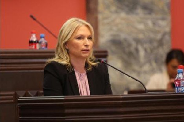 თურნავას მწვავე კითხვებზე პასუხის გაცემა გაუჭირდა,