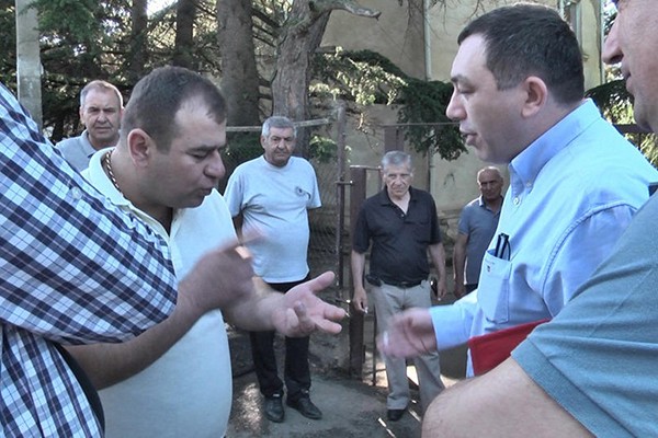 გიგა ბოკერიას შეფასებით, არჩევნების მეორე ტური ოქროყანაში „უზნეო და უკანონო მეთოდებით“ მიმდინარეობს