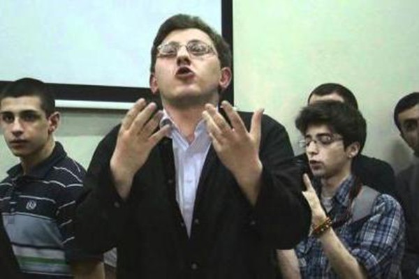 გაერთიანებული ოპოზიციის ლიდერი ცხენიდან გადმოვარდა