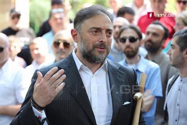ლევან ვასაძის მხარდამჭერები აჯანყებით იმუქრებიან