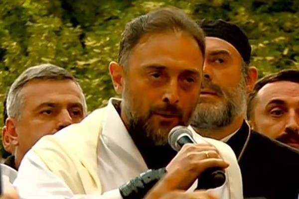 ზაქრო, სულ იდიოტი მეგონე, მაგრამ ყოფილხარ პროვოკატორი და მოღალატე!