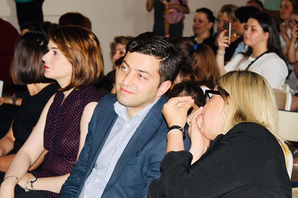 ზაზა გაბუნია თემქაზე სკოლის მოსწავლეებს და მასწავლებლებს შეხვდა
