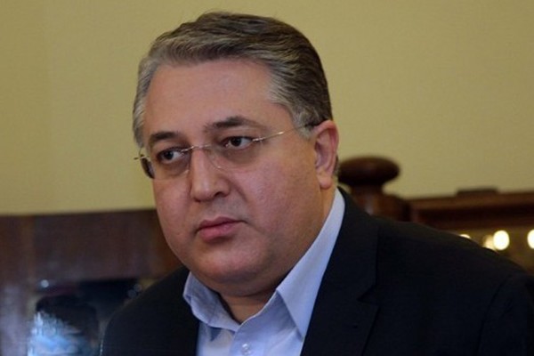მოსალოდნელიც იყო, რომ „ნაციონალურ მოძრაობას“ მამუკა ხაზარაძის მეშვეობით კიდევ ერთი მოძრაობა დაემატა