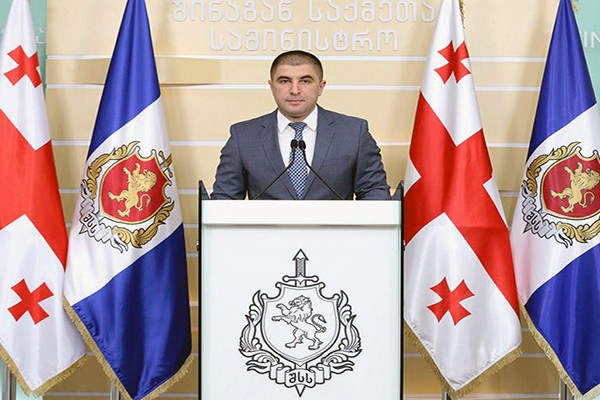 შსს - 20-21 ივნისს პარლამენტზე შტურმის დროს, ირაკლი ოქრუაშვილი მოუწოდებდა აქციის მონაწილეებს და თავადაც ცდილობდა პარლამენტის შენობაში ძალადობრივ შეჭრას