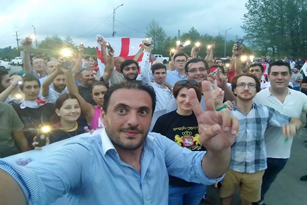 „გააღვიძე ოლიგარქი“ ხუთი მონაწილე პოლიციაში დაიბარეს