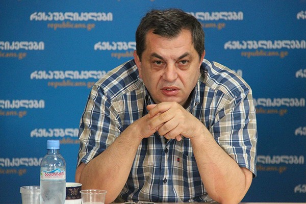 პოზიციურად რომ შენსკენაა ყველა რესპი, ეს კი იცი
