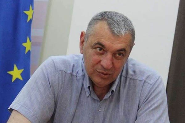 ბიძინა ივანიშვილი საზოგადოებას უპირსპირდება