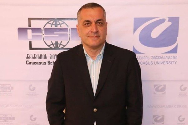 “მამუკა ხაზარაძე შეცდომას შეცდომაზე უშვებს”