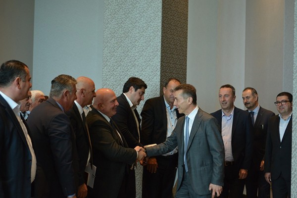 ბიძინა ივანიშვილმა „ქართული ოცნების“ რეგიონალური ორგანიზაციების აქტივთან შეხვედრები დაიწყო