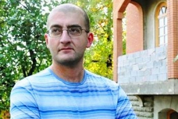 “სააკაშვილი, ბოკერია, ბიძინე ერთმანეთს რელიგიურობაში ეჯიბრებიან, რომ არსებობდეს სადმე ღმერთი, მიწაზე გადმოვარდებოდა სიცილით“