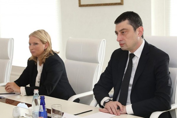 გიორგი გახარია:  უნდა გავუმარტივოთ ხალხს, რომ შეეძლოთ ერთი ფანჯრის პრინციპით მიიღონ ყველა მომსახურება, რომლითაც წამოიწყებენ ბიზნესს