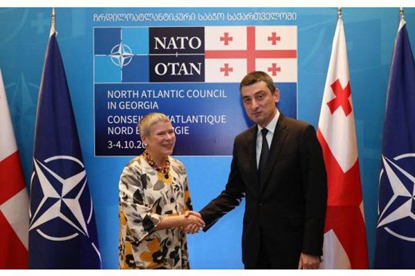 როუზ გოტმიოლერი გიორგი გახარიას – ნატო მტკიცედ უჭერს მხარს საქართველოში მიმდინარე დემოკრატიულ რეფორმებს