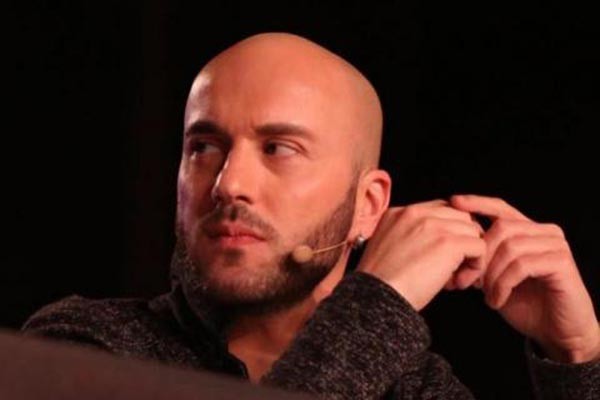 „გია ყანჩელი ტაშფანდურის, მწვადისა და ხინკლის სუნის ფონზე გააცილეს, ბოლოს ფეიერვერკიც დააყოლეს“