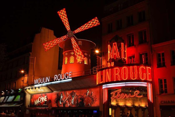 Moulin Rouge 130 წლისაა