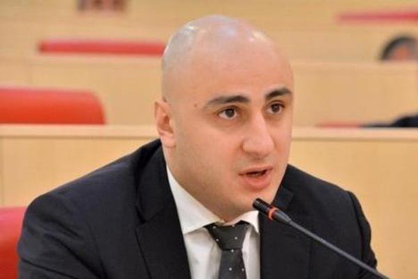 ნიკა მელია: „მოსამართლეს მანტიის შიგნით „ქართული ოცნების“ მაისური აცვია“