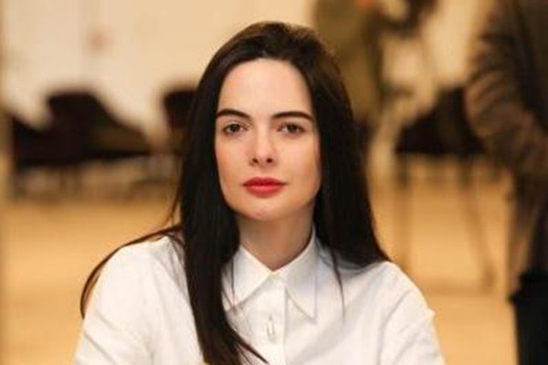„თავის კოსმეტიკური ფირმის დაზარალებულებთან გავიდეს დებატებში, თვითონ რომ გადაყარა...“