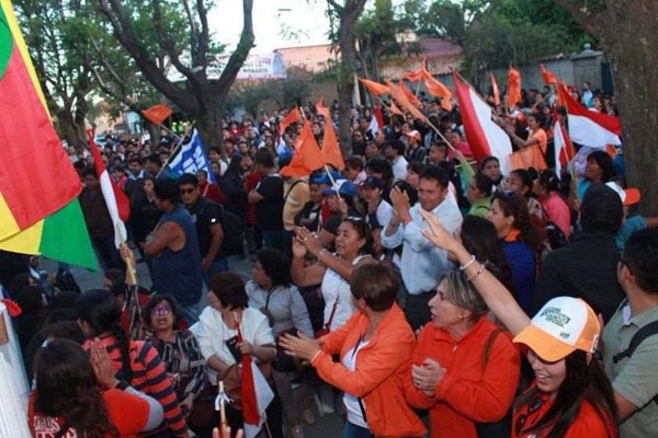 ბოლივიაში საპრეზიდენტო არჩევნების შედეგებს დემონსტრაციების ფონზე ითვლიან