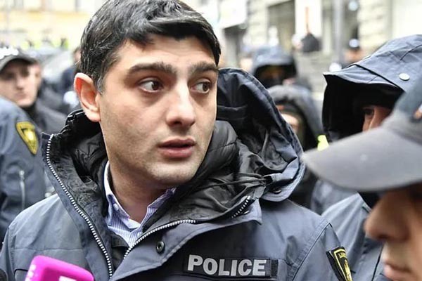 ვაჟა სირაძე: პოლიცია იმდენი ხანი იქნება ადგილზე მობილიზებული, რამდენიც დასჭირდება პარლამენტის მშვიდ ვითარებაში ფუნქციონირებას