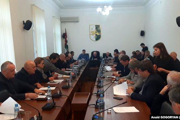 ოკუპირებულ აფხაზეთში „კანონიერი ქურდების“ მკვლელობის საქმის გამო, გენპროკურორიც მოხსნეს