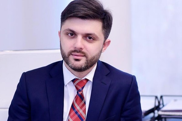 ქვეყნიდან კი არა ქალაქიდანაც არ მიშვებენ – ვიცე-მერი ირაკლი ხმალაძე “მთავარ არხს” პასუხობს