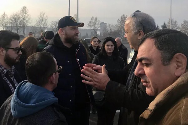 „შმაქსის“ მძღოლები პატრულის მიერ გამოწერილი 200-ლარიანი ჯარიმების გაუქმებას ითხოვენ