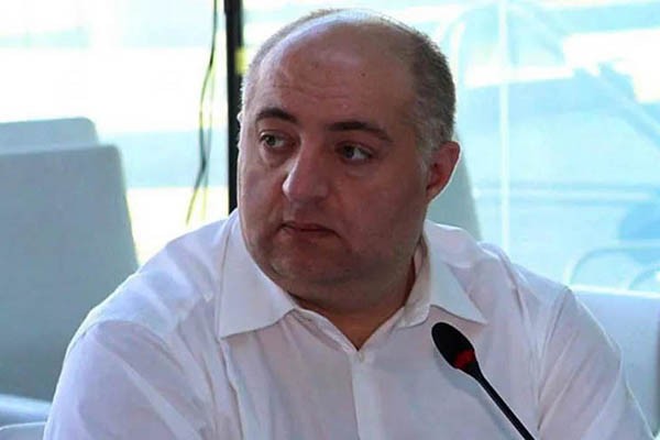 კოკა ყანდიაშვილი:  როცა გაცხადდა, რომ კოკა ყანდიაშვილი არის „ტროლების“ ფაბრიკის დირექტორი, შევეცადე გავრკვეულიყავი, რა არის „ტროლი“ და „ბოტი“ და გავერკვიე ამ ამბავში
