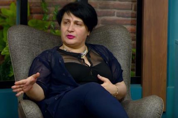 თქვე მართლა ღორებო, თქვენ როცა ქეიფობთ, მაშინ ყველა გამაძღარია და სხვას თურმე ჭამაც ეკრძალება ხომ?