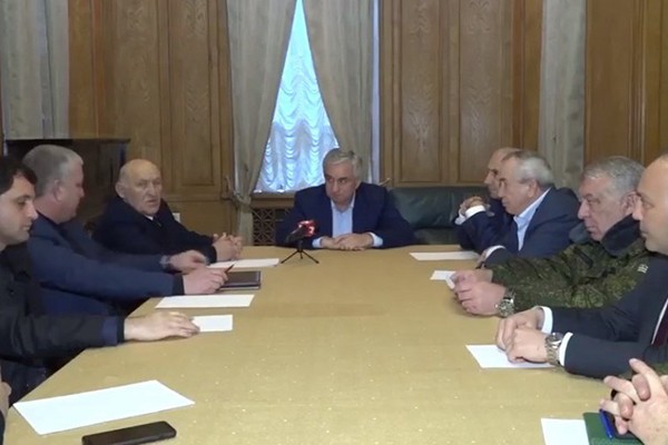 რაულ ხაჯიმბა სოხუმში განვითარებულ მოვლენებს ე.წ. სახელმწიფო გადატრიალების მცდელობას უწოდებს