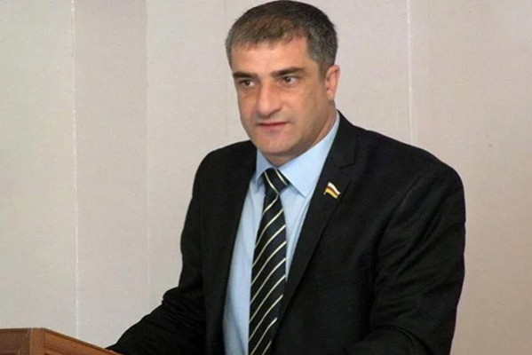 ცხინვალის დე ფაქტო პარლამენტის ე.წ. დეპუტატი: აფხაზებს საქართველოსთან საკუთარი საკითხები აქვთ გასარკვევი - ყველაფერი საქართველოს პოზიციაზეა დამოკიდებული