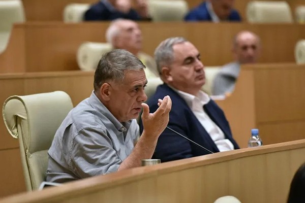 რომან კაკულია ჯანდაცვის მინისტრს - რას აკეთებთ იმისთვის, რათა საავადმყოფოებში სამუდამოდ დასრულდეს პაციენტების მოთხოვნა - „დარეკე რა თუ შეიძლება, რომ ყურადღება მომაქციონ“?